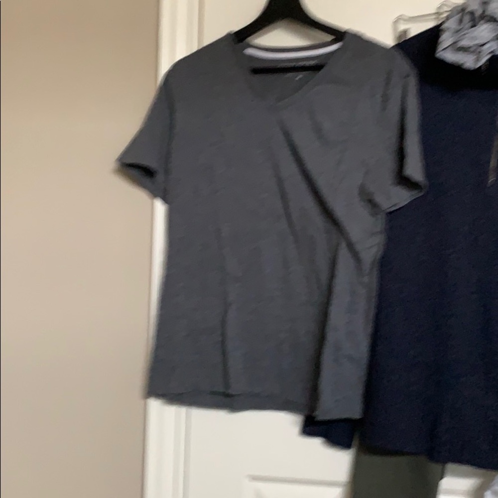 Banana Republic Pima performance v neck